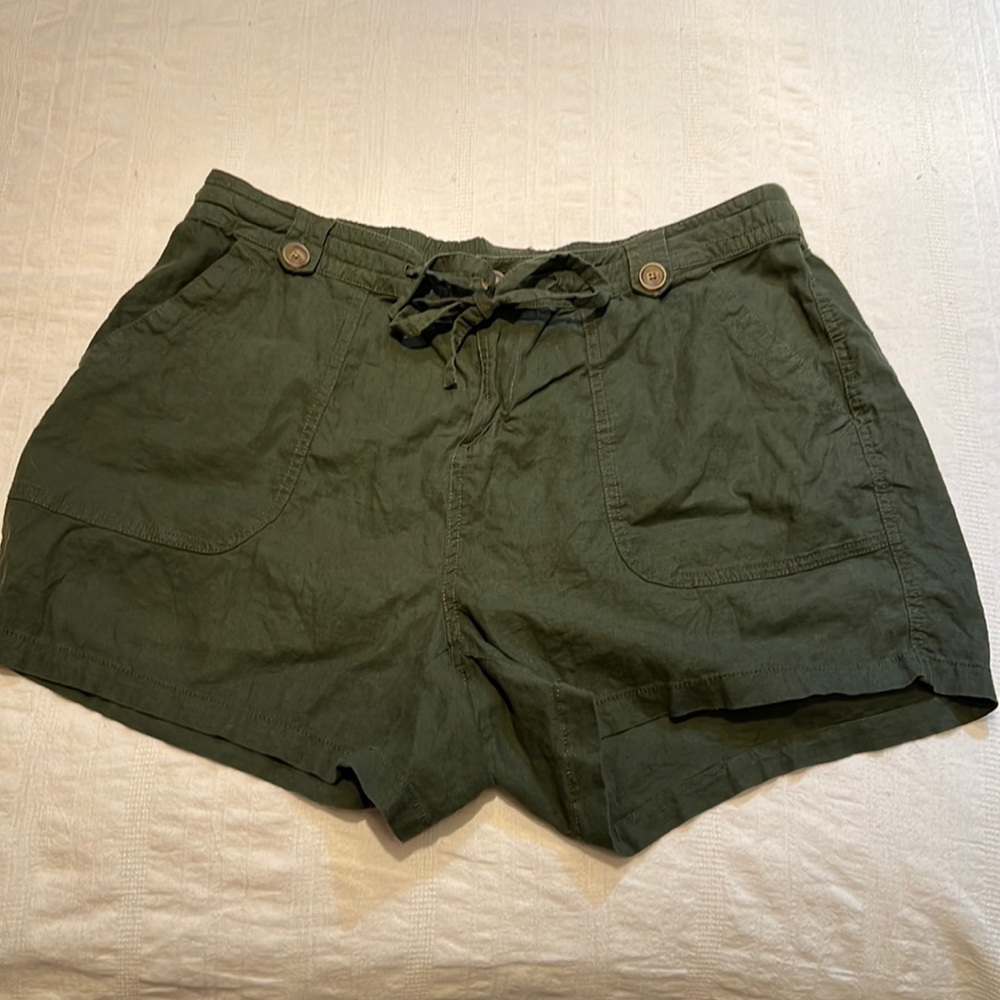 OLIVE GREEN DRAWSTRING LINEN SHORT